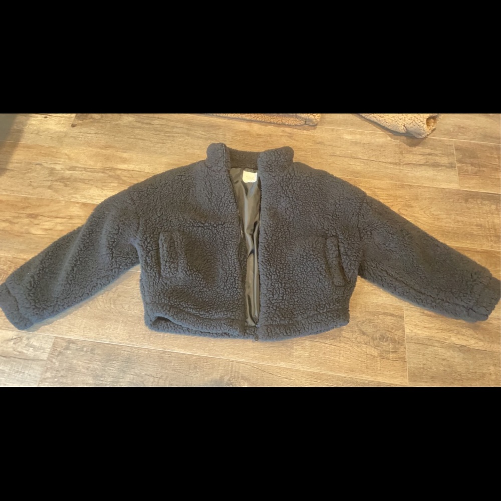 Fransescas Black cropped puffer jacket size M